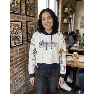 Marvel Avengers Crop Hoodie Women’s Size XL White Grid Graphic Comics Superhero